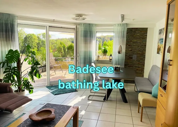 Sonnige Suedwohnung Mit Terrasse, Badesee