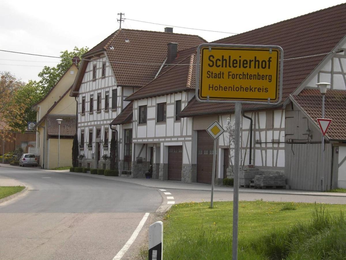 Sonnige Suedwohnung Mit Terrasse, Badesee Forchtenberg